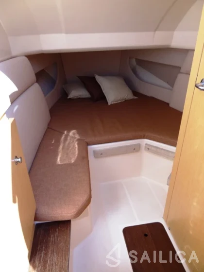 MAR-CO e-motion 32 - Yacht Charter Sailica
