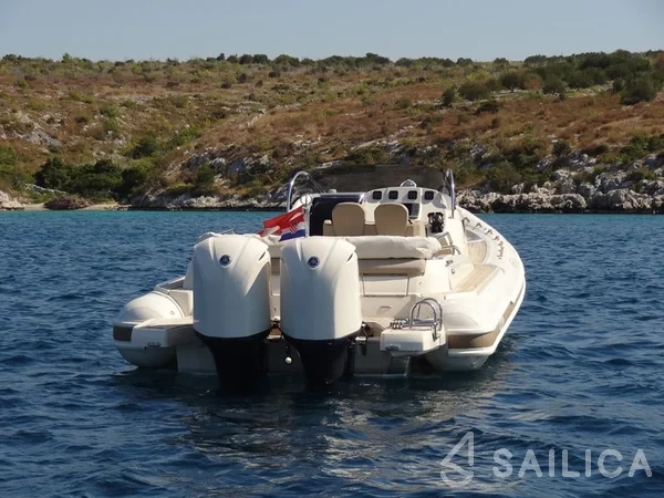 MAR-CO e-motion 32 - Yacht Charter Sailica