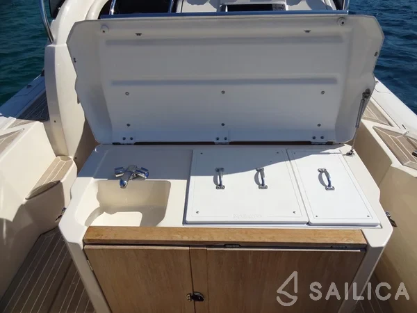 MAR-CO e-motion 32 - Yacht Charter Sailica