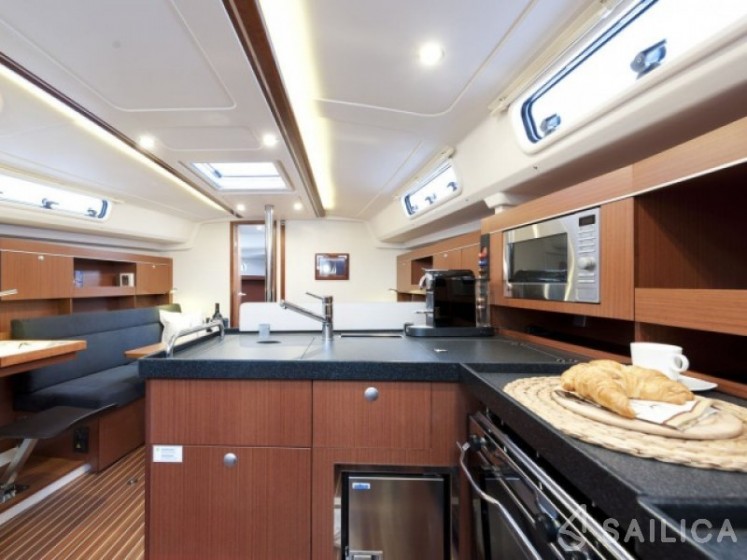 Hanse 385 - Yacht Charter Sailica