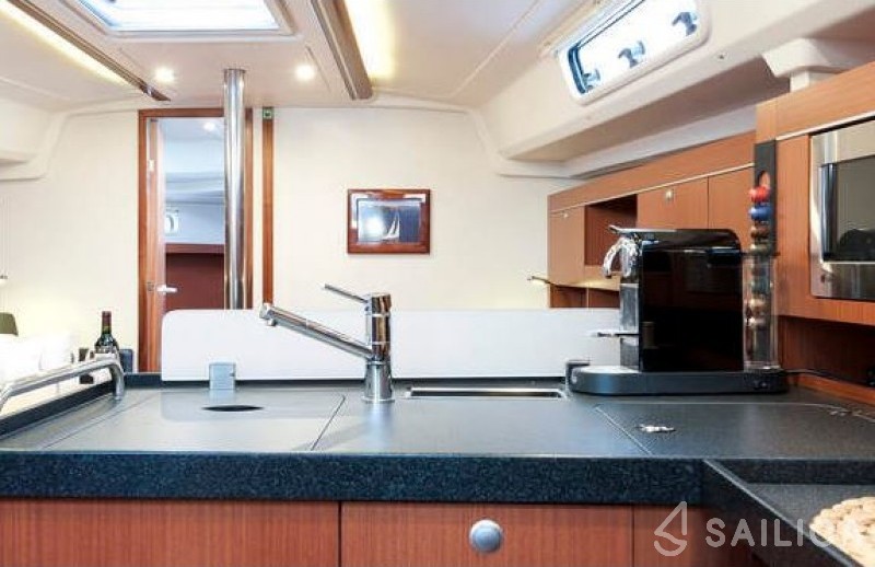 Hanse 385 - Yacht Charter Sailica
