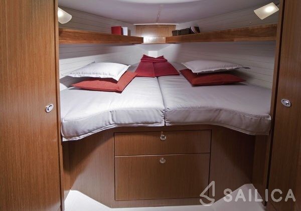 Bavaria 32 Cruiser - Yacht Charter Sailica