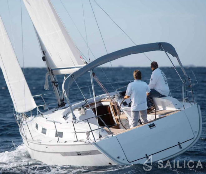 Bavaria 32 Cruiser - Yacht Charter Sailica
