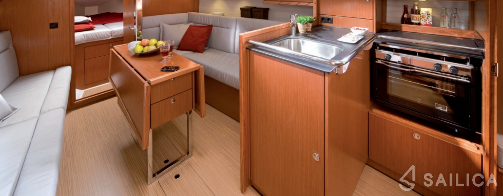 Bavaria 32 Cruiser - Yacht Charter Sailica