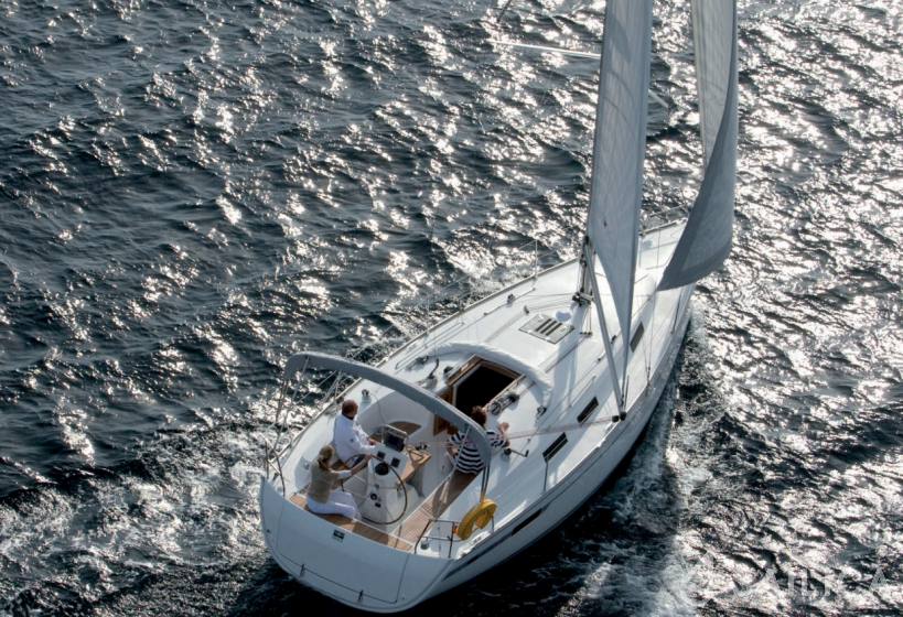 Bavaria 32 Cruiser - Yacht Charter Sailica