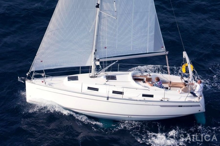 Bavaria 32 Cruiser - Yacht Charter Sailica