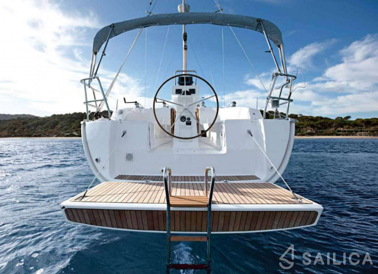 Bavaria 32 Cruiser - Yacht Charter Sailica