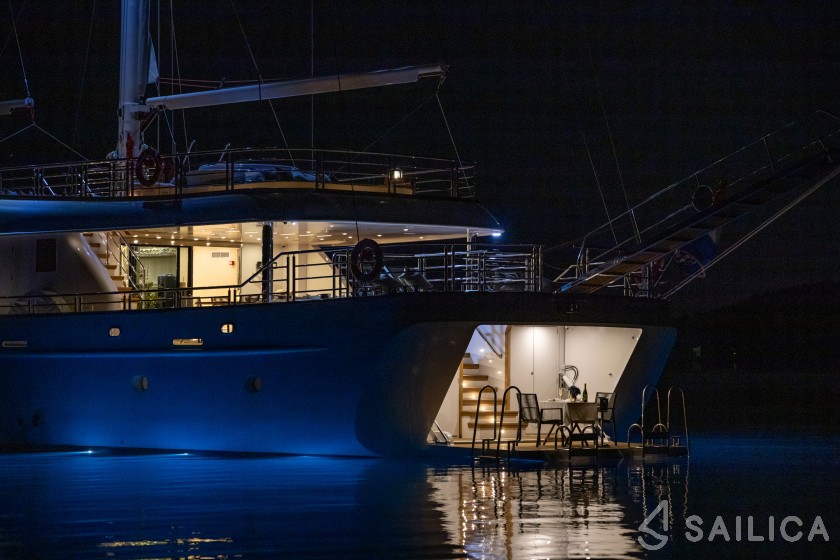 Motor sailer - Yacht Charter Sailica