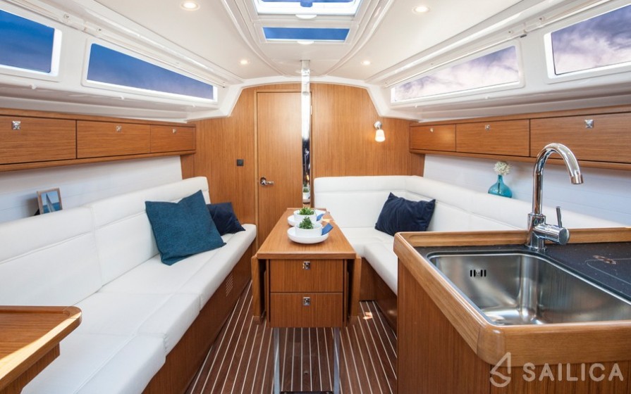 Bavaria Cruiser 34 - Yacht Charter Sailica