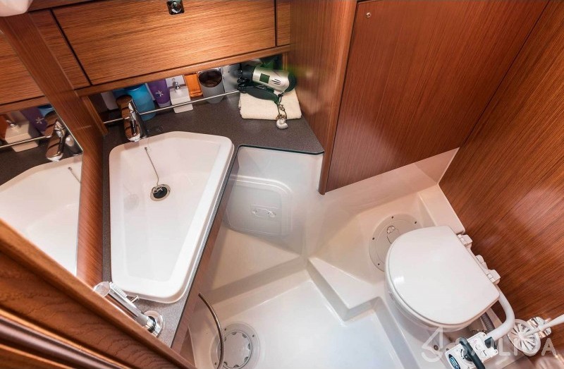 Bavaria Cruiser 34 - Yacht Charter Sailica