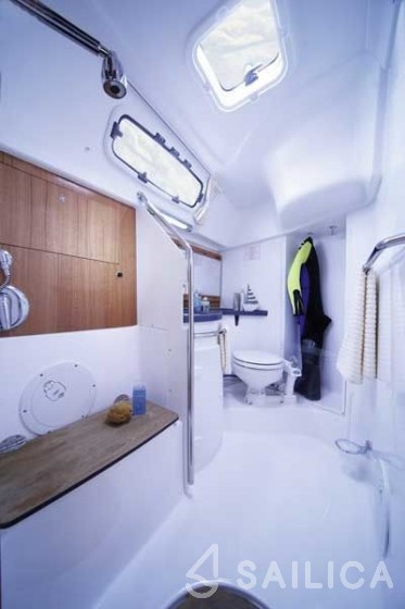 Bavaria 38 Cruiser - Yacht Charter Sailica