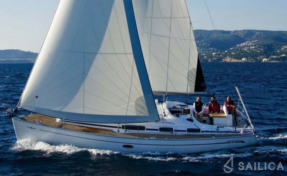 Bavaria 38 Cruiser - Yacht Charter Sailica