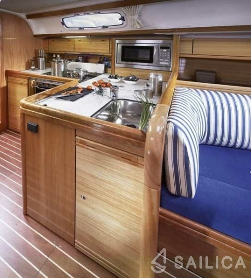 Bavaria 38 Cruiser - Yacht Charter Sailica