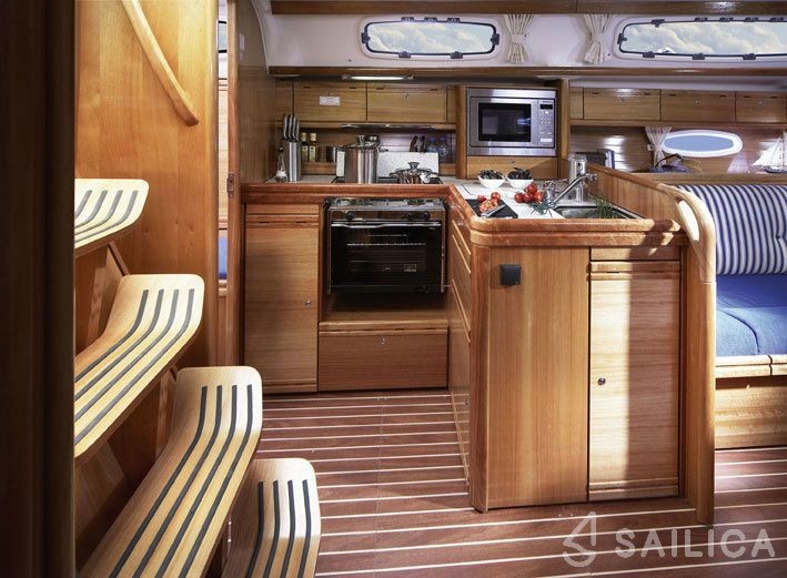 Bavaria 38 Cruiser - Yacht Charter Sailica