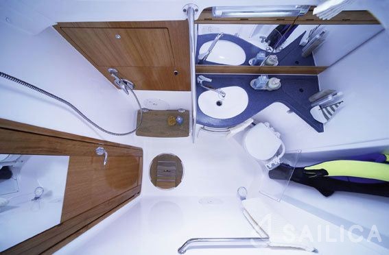 Bavaria 38 Cruiser - Yacht Charter Sailica