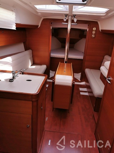 Dufour 350 GL - Yacht Charter Sailica