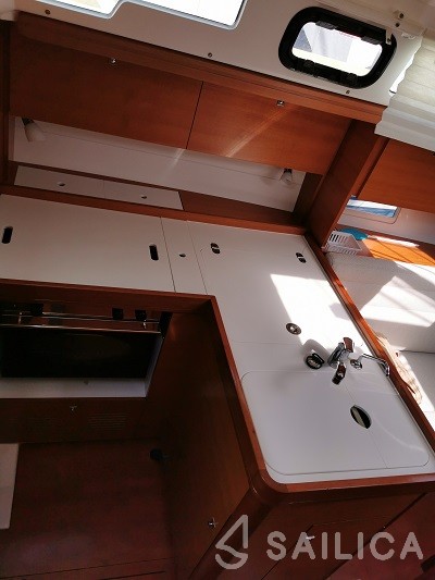 Dufour 350 GL - Yacht Charter Sailica