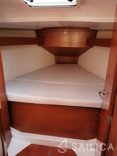 Dufour 350 GL - Yacht Charter Sailica