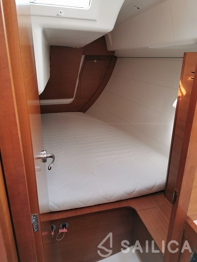 Dufour 350 GL - Yacht Charter Sailica
