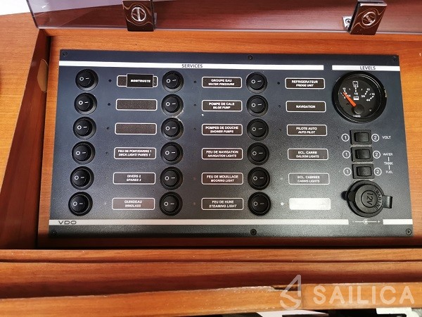 Dufour 350 GL - Yacht Charter Sailica