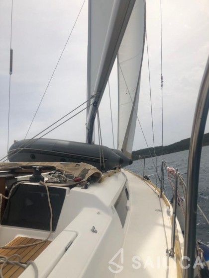 Dufour 350 GL - Yacht Charter Sailica