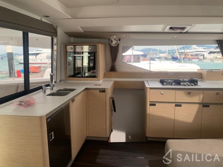 Elba 45 - Yacht Charter Sailica