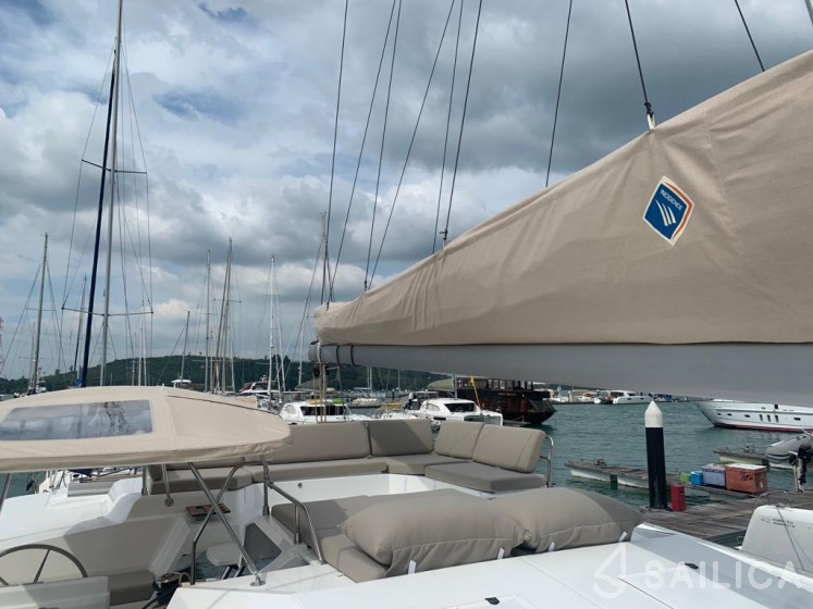 Elba 45 - Yacht Charter Sailica