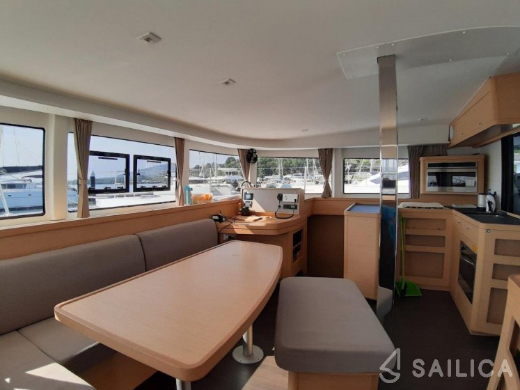 Elba 45 - Yacht Charter Sailica