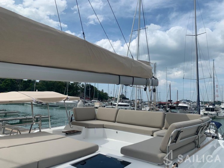 Elba 45 - Yacht Charter Sailica