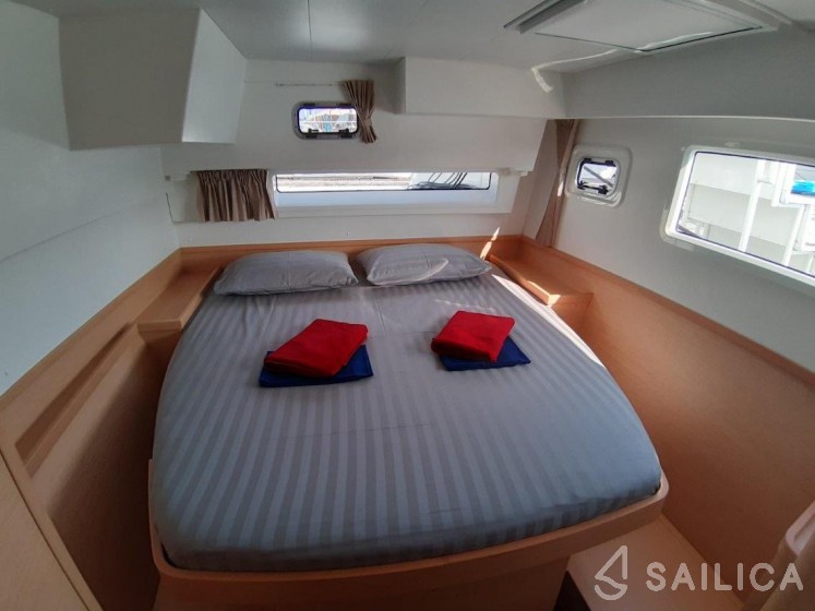 Elba 45 - Yacht Charter Sailica