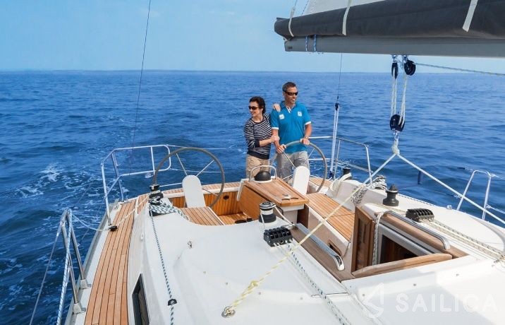 Bavaria 34 Cruiser - Yacht Charter Sailica