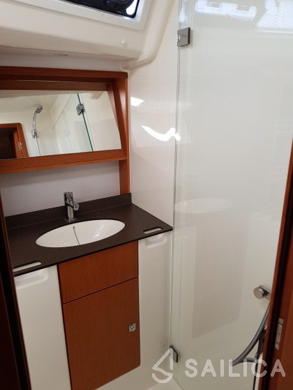 Bavaria 51 Cruiser - Yacht Charter Sailica