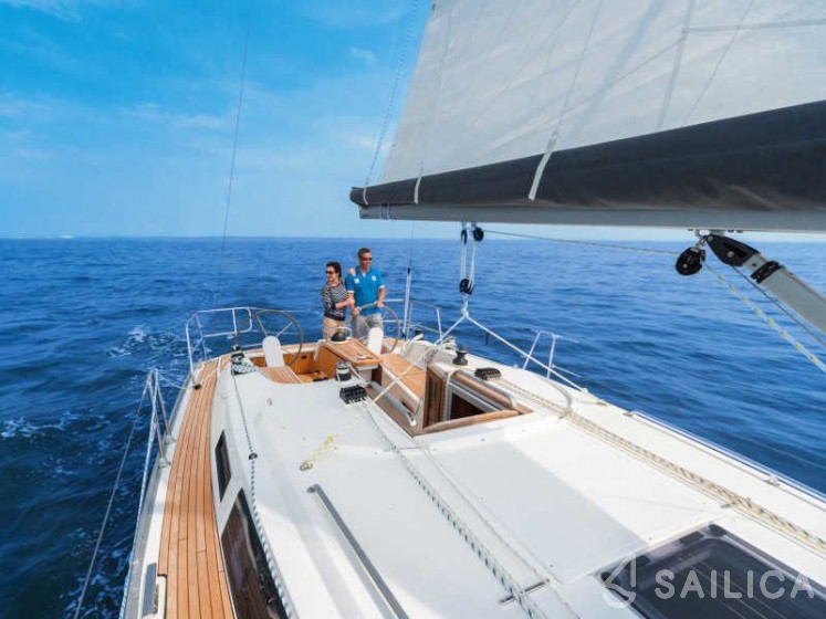 Bavaria 34 Cruiser - Yacht Charter Sailica