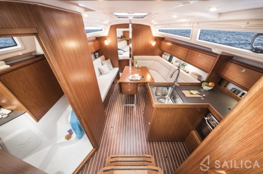 Bavaria 34 Cruiser - Yacht Charter Sailica