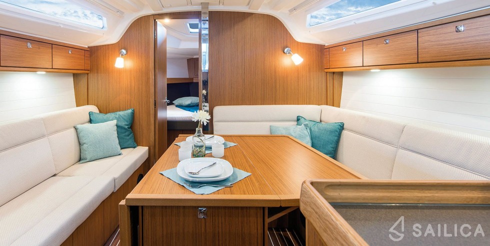 Bavaria 37 Cruiser - Yacht Charter Sailica