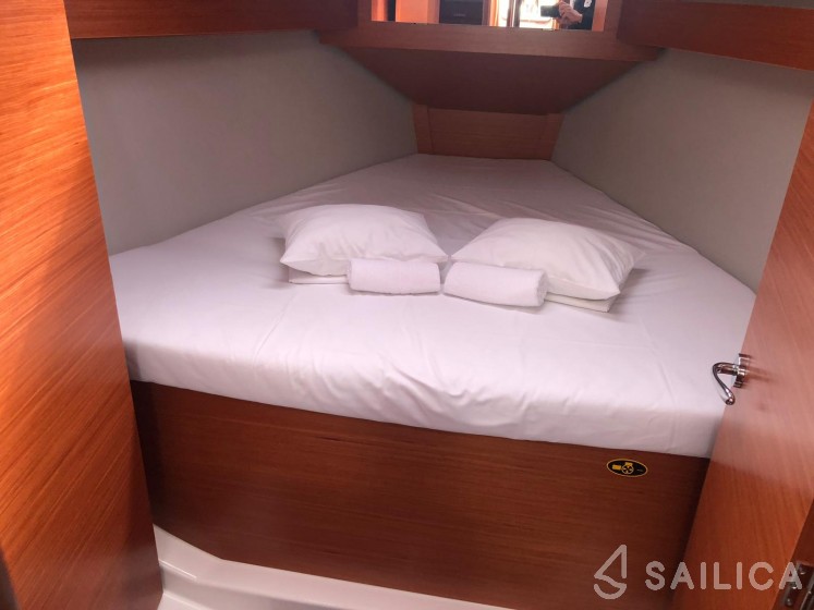 Elan 45 Impression - Yacht Charter Sailica