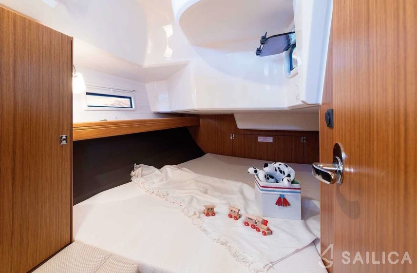 Bavaria 37 Cruiser - Yacht Charter Sailica