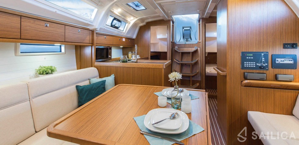 Bavaria 37 Cruiser - Yacht Charter Sailica