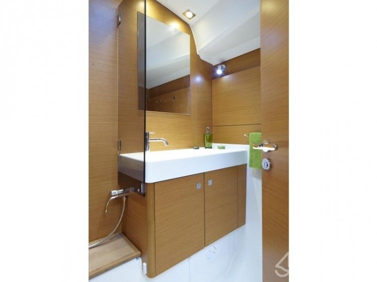 Sun Odyssey 519 - Yacht Charter Sailica