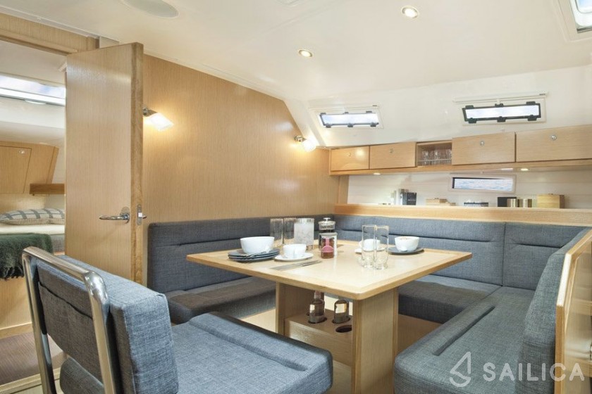 Bavaria 40 Cruiser - Yacht Charter Sailica