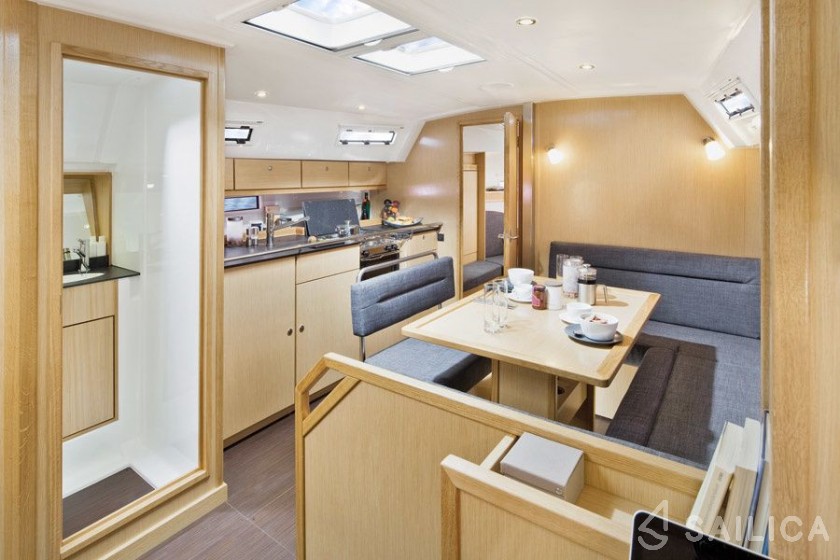 Bavaria 40 Cruiser - Yacht Charter Sailica