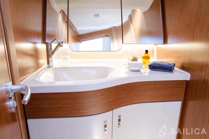 Dehler 34 - Yacht Charter Sailica