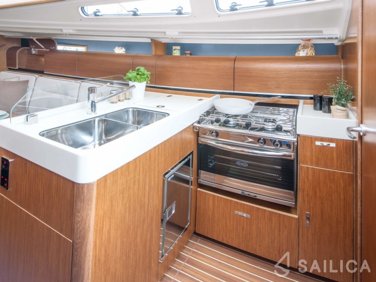 Dehler 34 - Yacht Charter Sailica