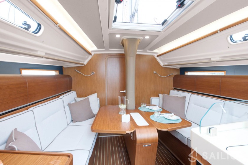 Dehler 34 - Yacht Charter Sailica
