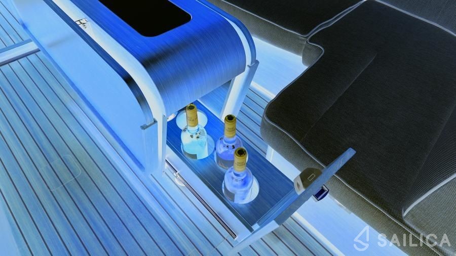 Dehler 38 - Yacht Charter Sailica