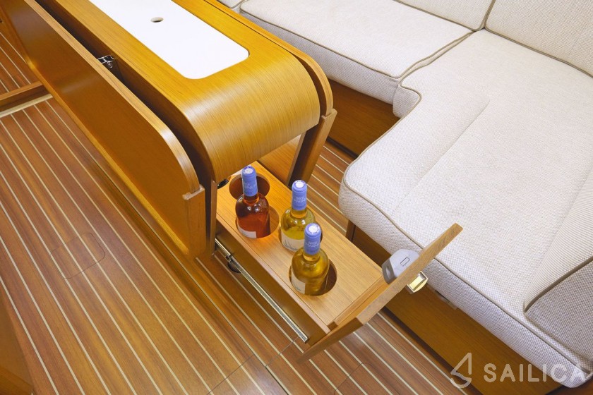 Dehler 38 - Yacht Charter Sailica