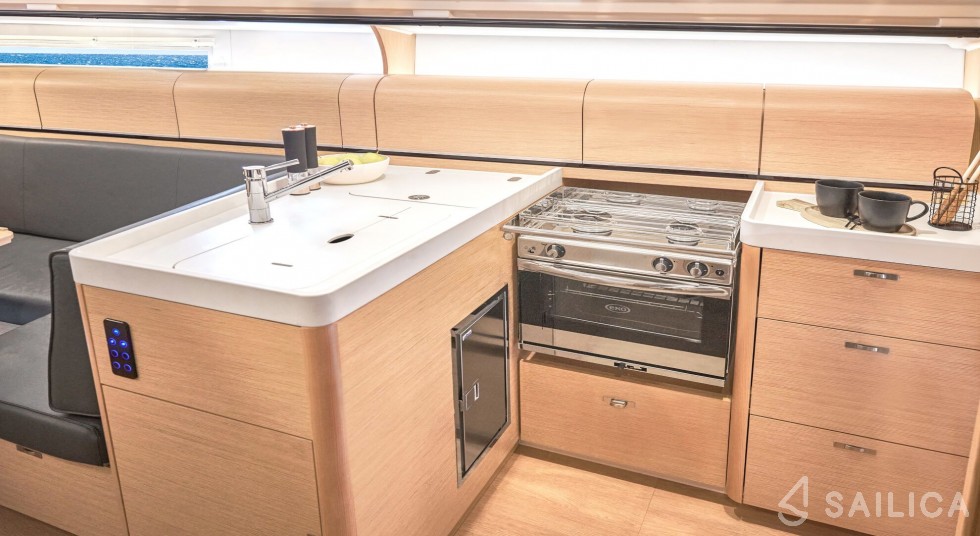 Dehler 38 - Yacht Charter Sailica
