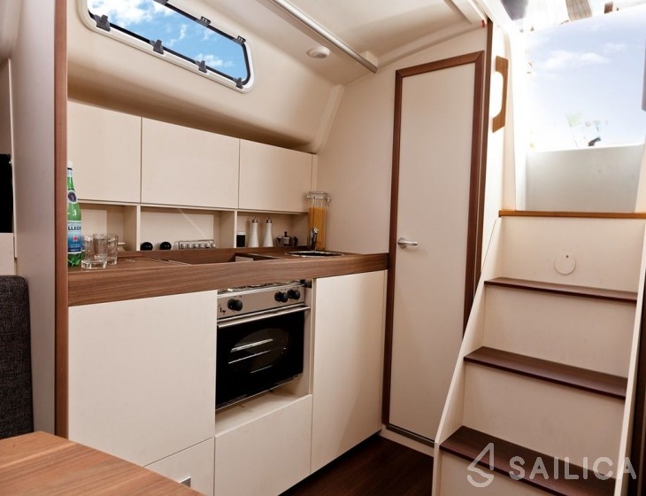 Varianta 37 - Yacht Charter Sailica