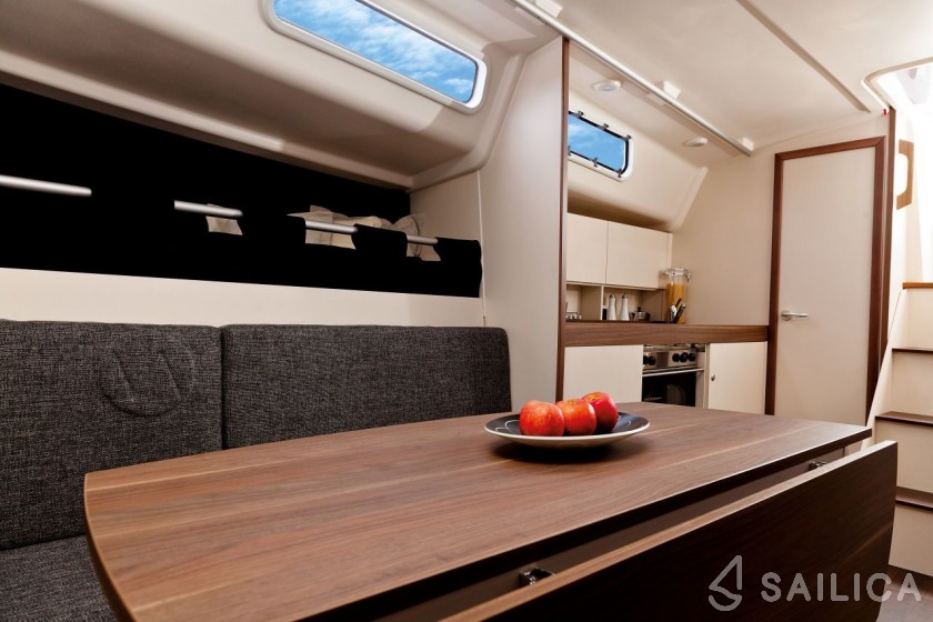 Varianta 37 - Yacht Charter Sailica