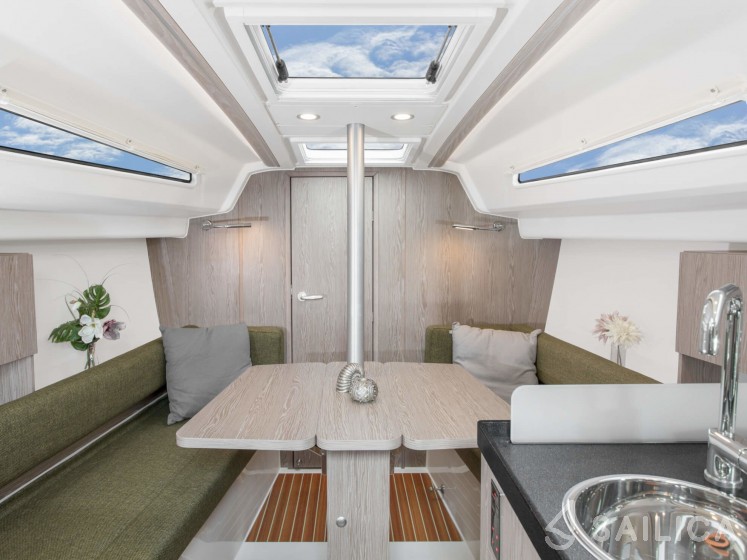 Hanse 315 - Yacht Charter Sailica